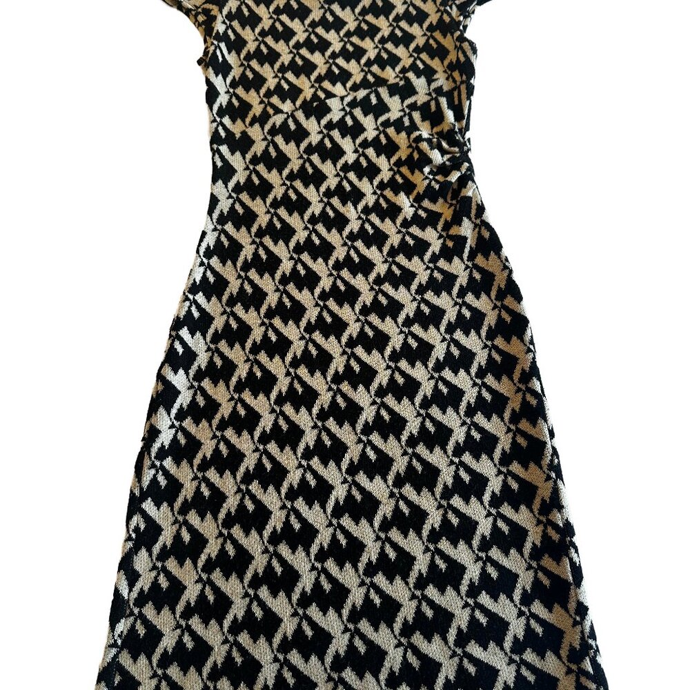 Diane von Fürstenberg Cutout Shoulder Dress – Elegant, Modern, Flattering Fit - Picture 3 of 3